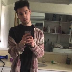 Meet your Posher, Dakota